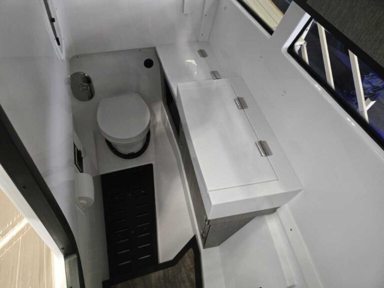 2025 Monterey 385SS - Triple V10 - Joystick US-RGFCP192J425 [photo 25]